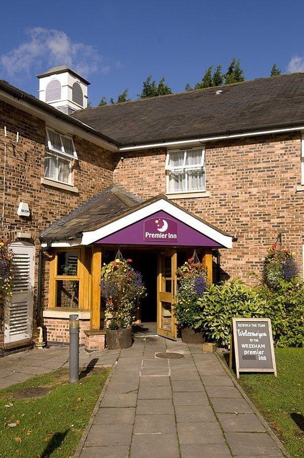 Premier Inn Wrexham North Exterior foto